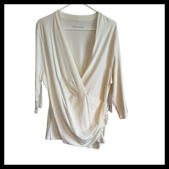 Soft Surroundings Tops - Soft Surroundings Cream Surplice Top 3/4 Sleeve Women's 1X Relaxed Fit